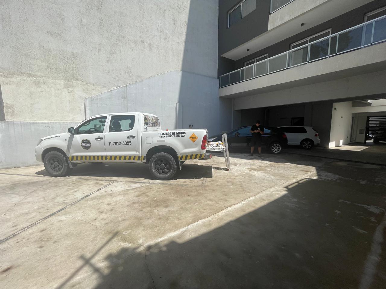 Interior oficina Gruas UP